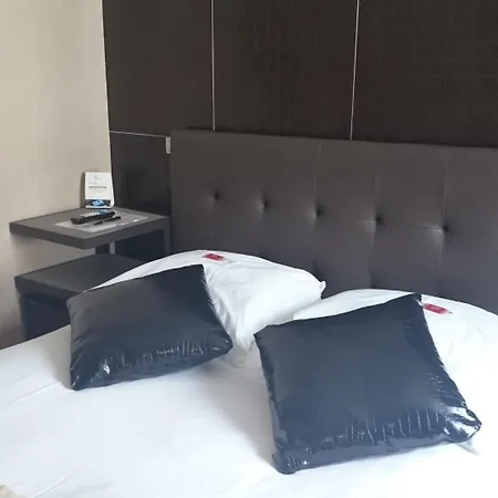 ホテル アイーダ マレ パリ