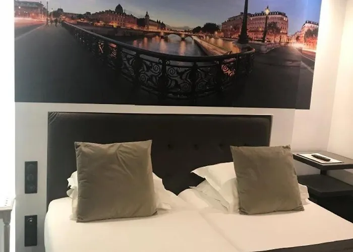 Aida Marais 3* Parigi